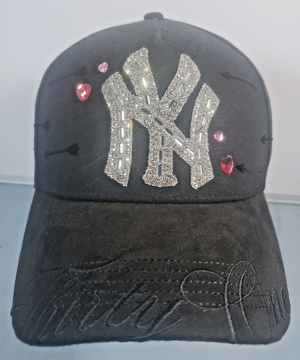 31 Hats Thirty One NY Lovestruck Snapback Hat Black Valentine Sweethearts New